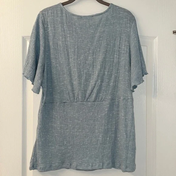 For & Rae Top - Picture 2 of 6